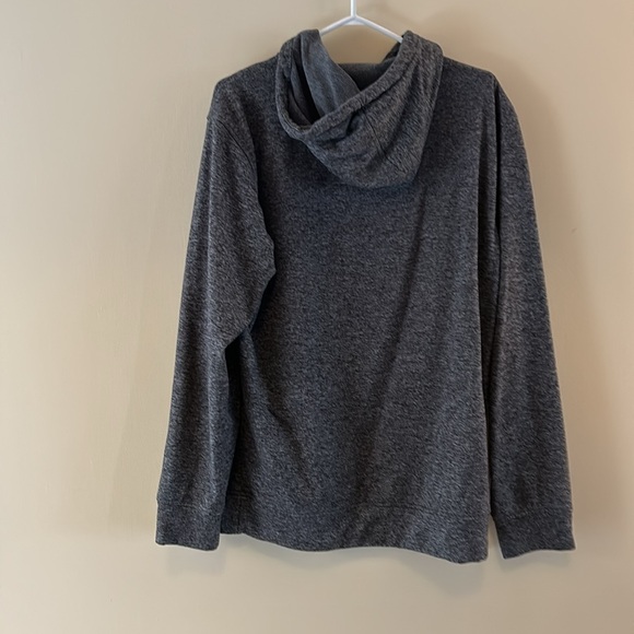 Men’s Burton hoodie, M, hole in front pocket (see photos), otherwise, like new - Picture 5 of 6